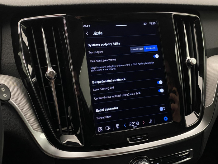 Volvo V60 B4 DARK PLUS AUT CZ