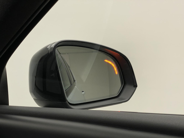 Volvo XC40 B3 DARK PLUS AUT CZ