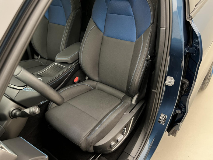 Lynk & Co 01 PHEV DCT AUT 1.maj.