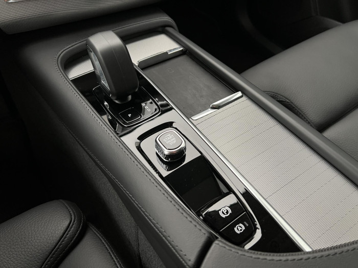 Volvo XC90 T8 AWD RECHARGE ULT. BRIGHT 7M