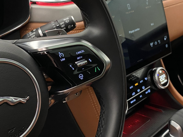 Jaguar F-Pace REZERVACE