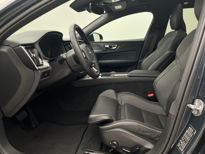 Volvo V60 B4 ULTRA DARK AUT 1.maj.