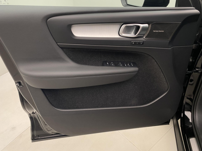 Volvo XC40 B4 AUT PLUS BLACK EDITION
