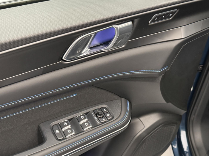 Lynk & Co 01 PHEV DCT AUT REZERVACE