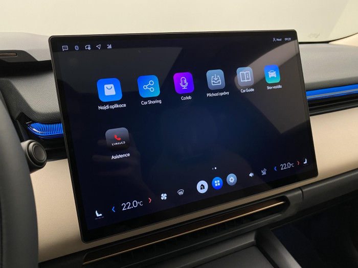 Lynk & Co 08 MORE PHEV