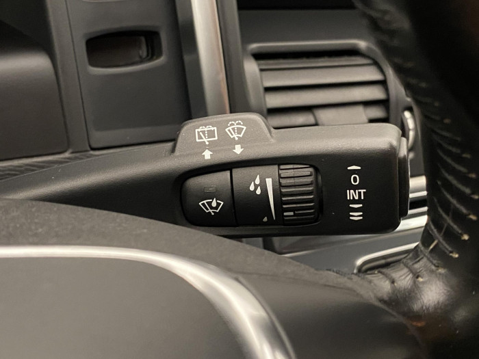 Volvo XC60 D4 AWD MOMENTUM REZERVACE 2.4 d Momentum