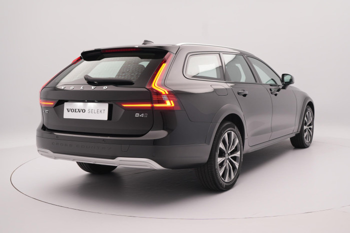 Volvo V90 CC B4 AWD PLUS BRIGHT AUT CZ