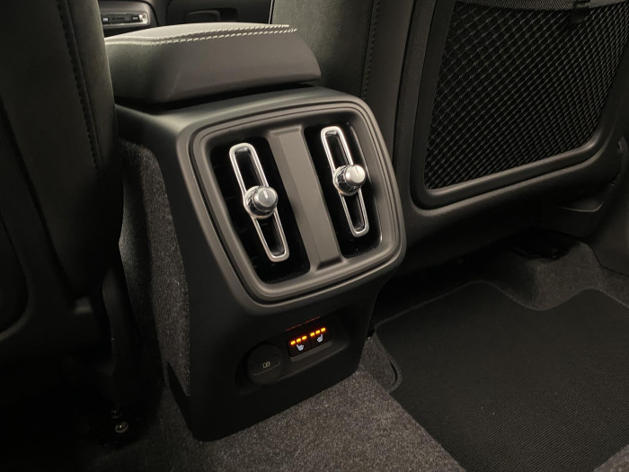 Volvo XC40 B4 AUT PLUS BLACK EDITION