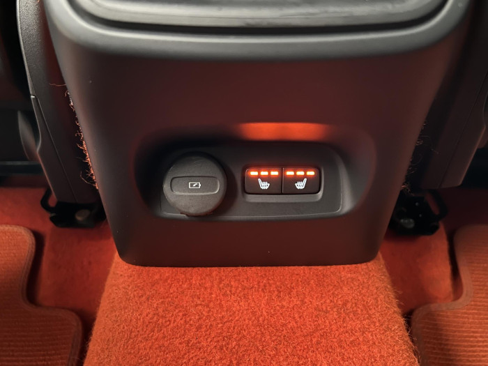 Volvo XC40 T4 AWD R-DESIGN AUT CZ