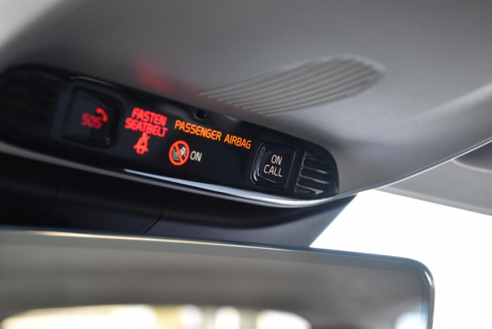 Volvo V60 B4 MOMENTUM ADV. REZERVACE 2.0 Momentum