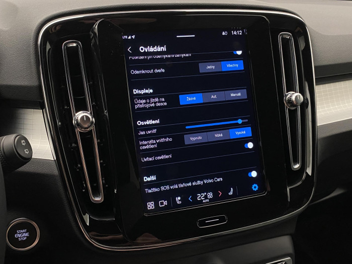 Volvo XC40 B4 DARK PLUS AUT CZ