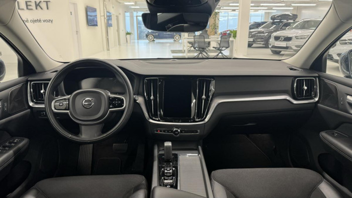 Volvo V60 B4 MOMENTUM ADVANCED REZERVACE 2.0 Momentum