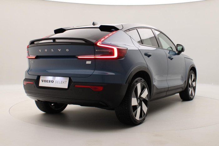 Volvo C40 RECHARGE TWIN AWD REZERVACE
