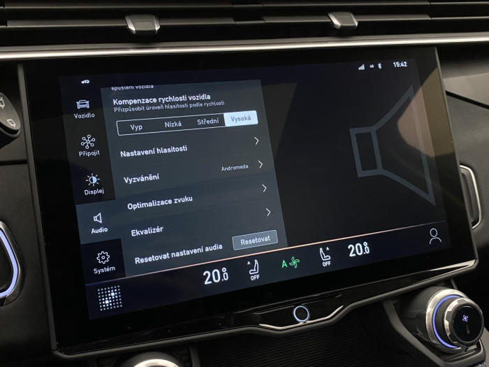 Lynk & Co 01 PHEV DCT AUT 1.maj. REZERVACE