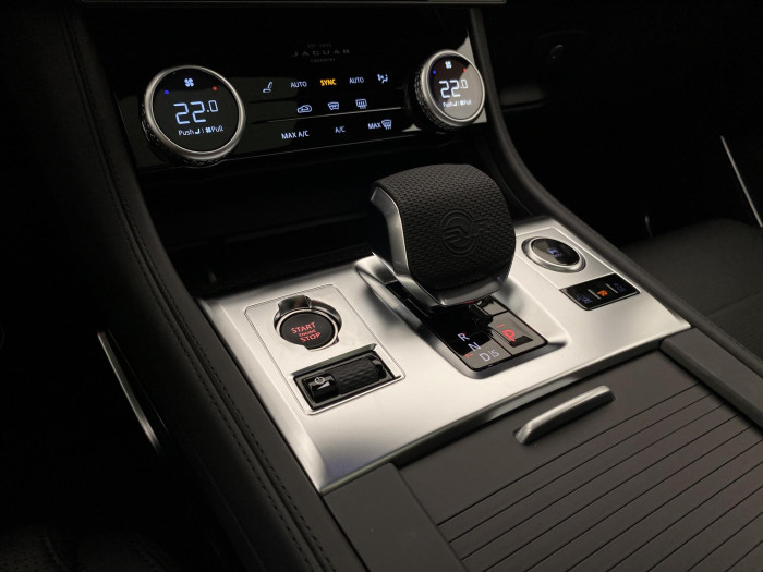 Jaguar F-Pace SVR 575 EDITION REZERVACE 5.0 Edition