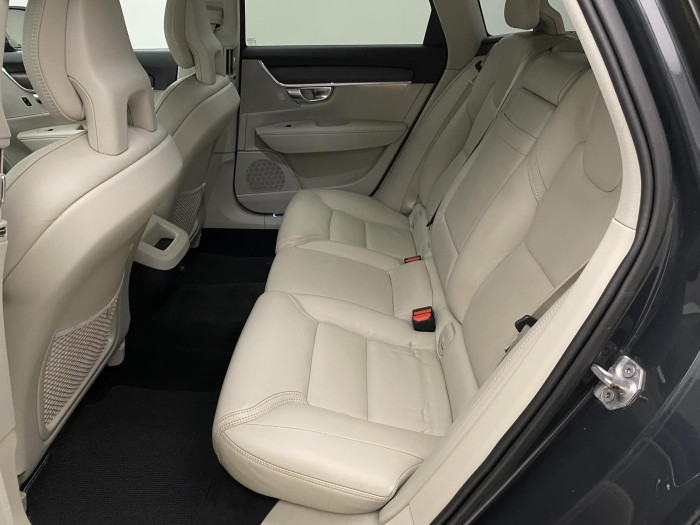 Volvo V90 CC D5 AWD MOMENTUM AUT CZ 2.0 d CC CC Momentum