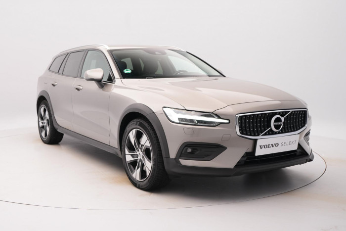 Volvo V60 CC B4 AWD PRO AUT REZERVACE 2.0 CC CC