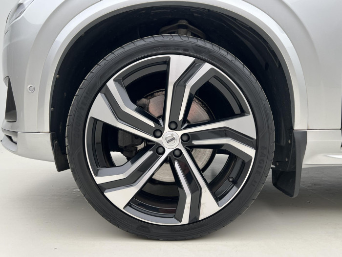 Volvo XC90 B5 AWD R-DESIGN 7MÍSTNÁ AUT