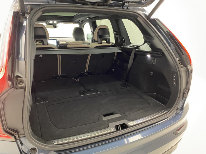 Volvo XC90 T8 AWD RECHARGE DARK ULTRA 7