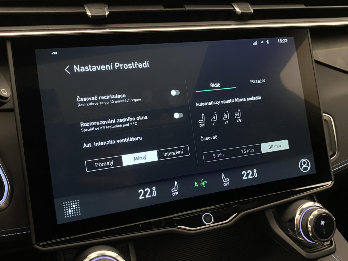 Lynk & Co 01 PHEV DCT AUT 1.maj