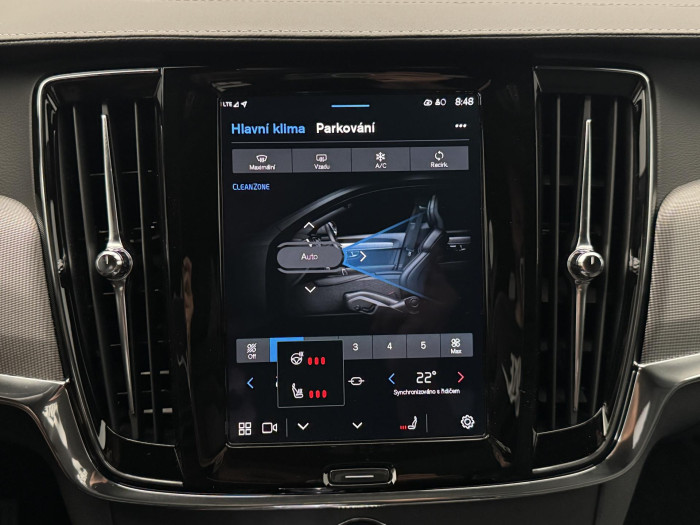 Volvo V90 T8 AWD RECHARGE REZERVACE