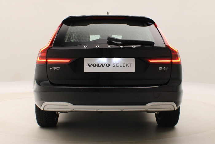 Volvo V90 CC B4 AWD PLUS AUT CZ 1.maj