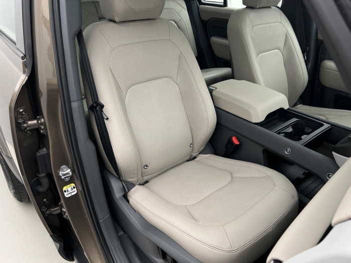 Land Rover Defender D250 SE AWD AUT CZ 3.0 d SE