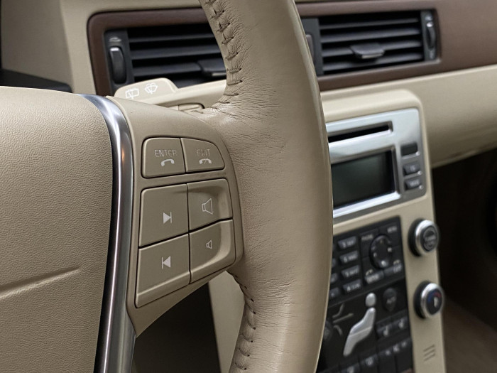 Volvo V70 D5 AWD SUMMUM AUT CZ 2.4 d Summum