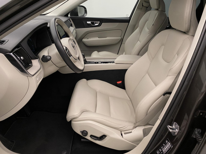 Volvo XC60 D4 AWD INSCRIPTION AUT CZ 2.0 d
