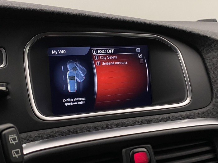 Volvo V40 T3 R-DESIGN AUT