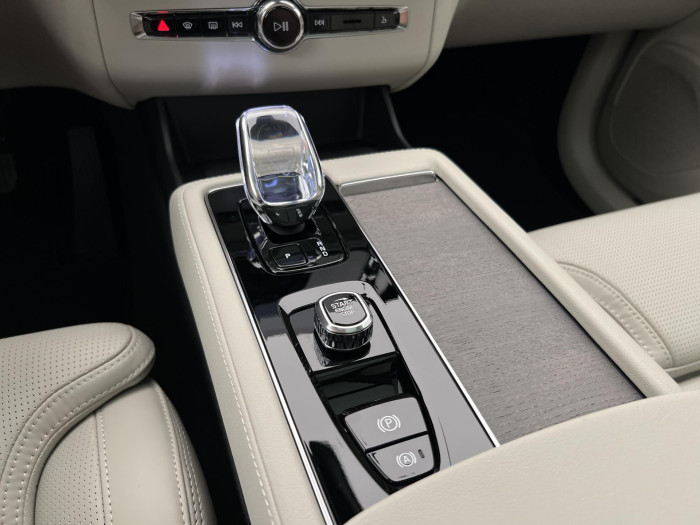 Volvo XC90 B5 AWD AUT BRIGHT PLUS 7-míst