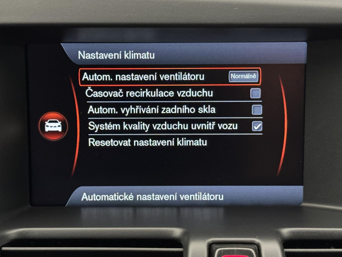 Volvo XC60 D5 AWD R-Design AUT CZ 2.4 d