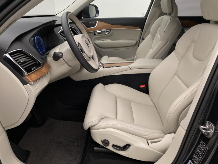 Volvo XC90 B5 AWD INCRIPTION REZERVACE