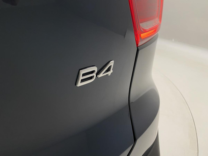 Volvo XC40 B4 MOMENTUM AUT REZERVACE 2.0 Momentum