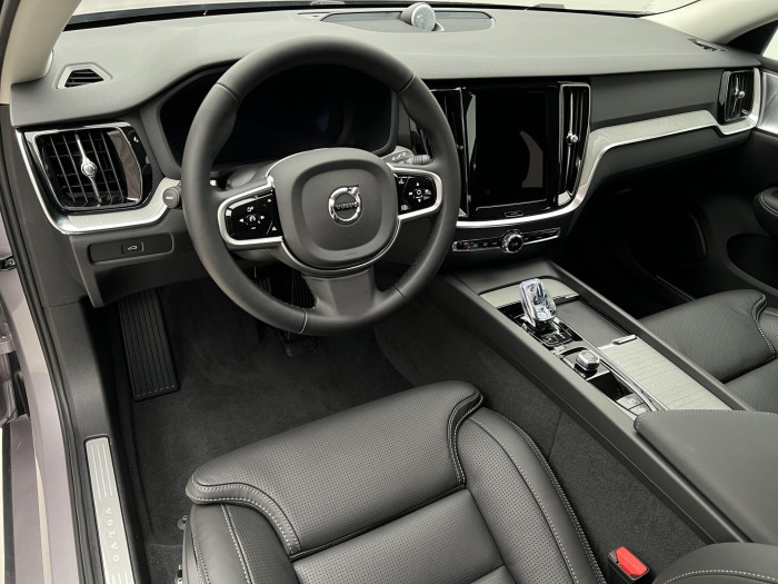 Volvo V60 B4 DARK PLUS AUT