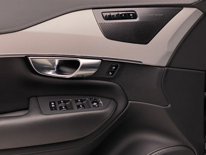 Volvo XC90 T8 AWD RECHARGE PLUS DARK AUT