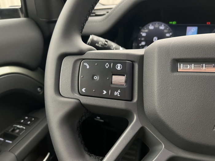 Land Rover Defender 110 D300 X-DYNAMIC SE AWD Aut 3.0 d Dynamic SE