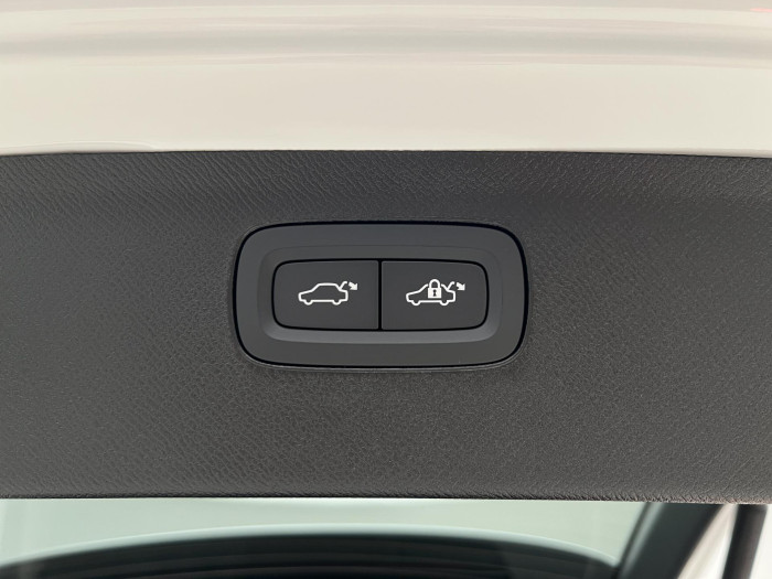 Volvo XC90 T8 AWD RECHARGE DARK PLUS AUT