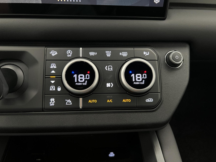 Land Rover Defender 110 D250 XDYNAMIC SE REZERVACE 3.0 d SE