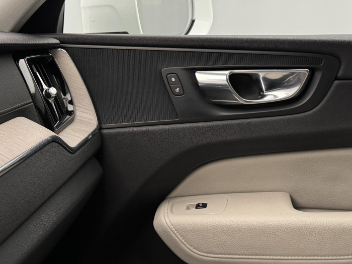 Volvo XC60 B4 AWD INSCRIPTION AUT CZ