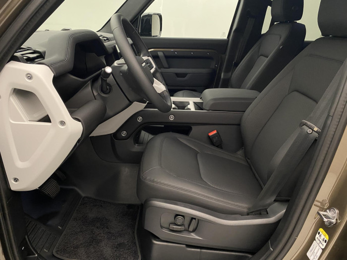 Land Rover Defender 110 D250 X-DYNAMIC SE AWD AUT 3.0 d Dynamic SE