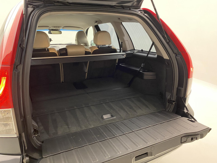 Volvo XC90 2.4 D5 AWD SUMMUM AUT 7 míst 2.4 d Summum