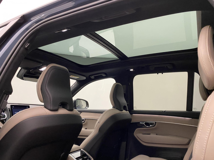 Volvo XC90 T8 AWD RECHARGE DARK ULTRA 7