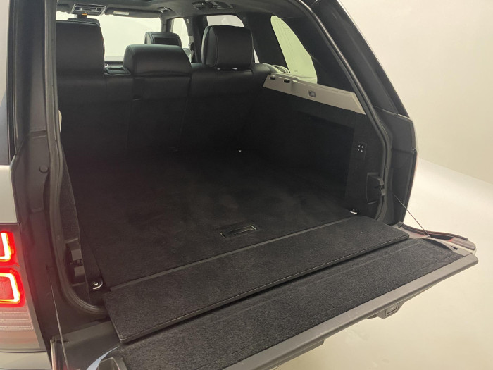 Land Rover Range Rover HYBRID AUTOBIOGRAPHY REZERVACE