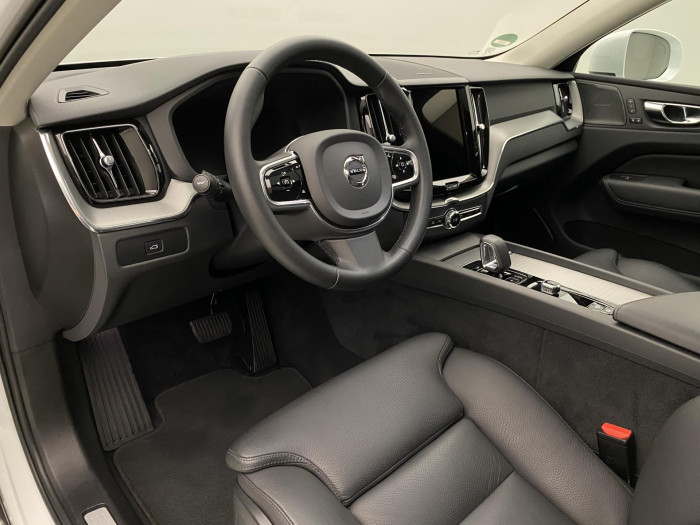 Volvo XC60 B4 AWD INSCRIPTION AUT