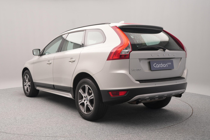 Volvo XC60 3.2 AWD MOMENTUM CZ 3.2 Momentum
