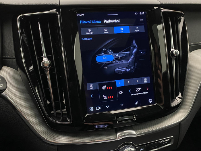 Volvo XC60 T6 AWD PLUG-IN DARK PLUS CZ