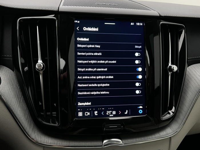 Volvo XC60 T6 AWD RECHARGE ULTRA DARK AUT