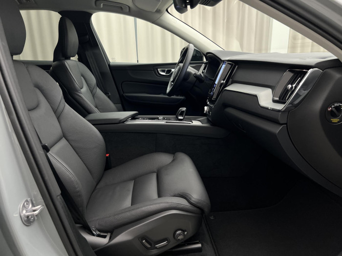 Volvo XC60 B5 AWD PLUS DARK AUT 1.maj.