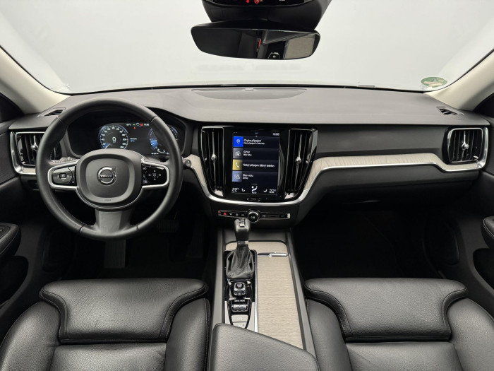 Volvo V60 CC D4 AWD MOMENTUM REZERVACE 2.0 d CC CC Momentum